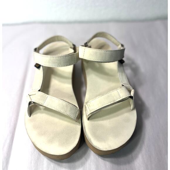 TEVA Platform Universal Up  Leather White Swan Women's Sandals sz. 10 - Picture 2 of 9